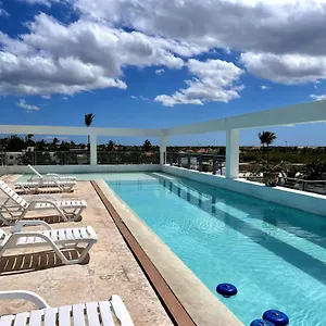 Atlantico Suites - Rooftop Pool, Bars & Club Hotel